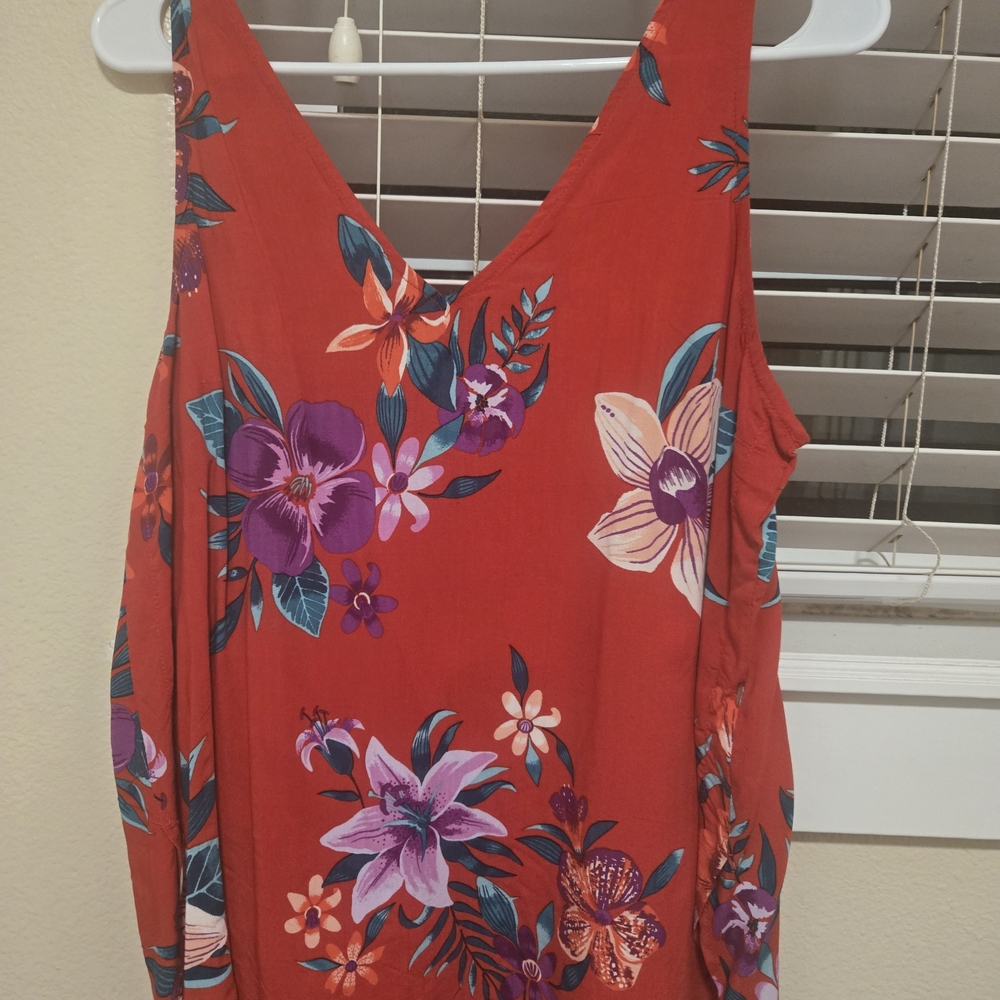 Floral Red Sleeveless Top - Picture 2 of 6